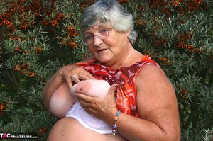 TAC Amateurs offers a free photo gallery with Grandma Libby xxx gallery 267988