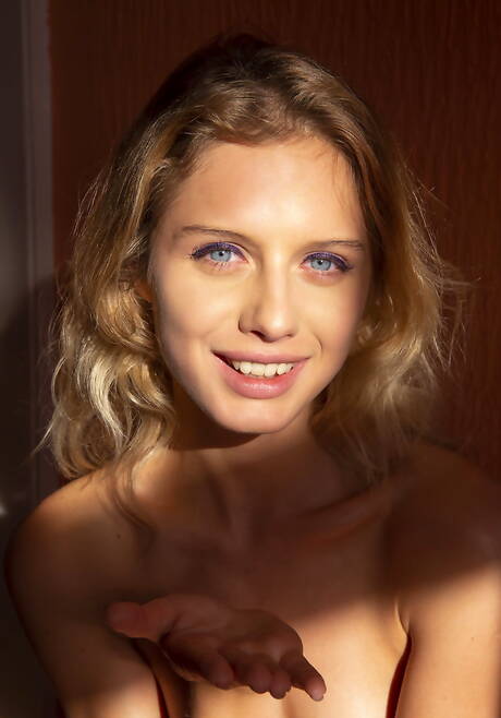 Met Art invite you to explore xxx pics featuring Clarice has a beautiful body