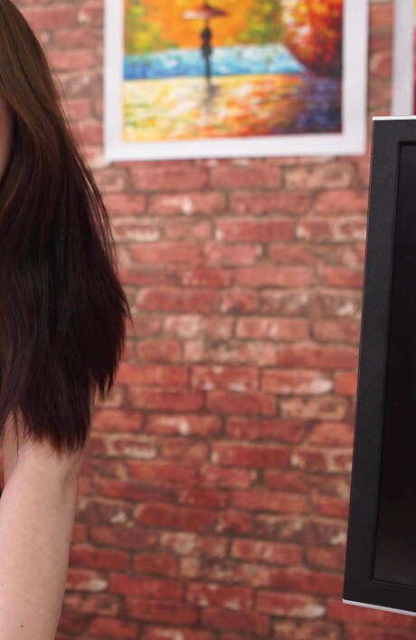 Downblouse Jerk offers a free picture gallery with Lucia Love has a sexy body